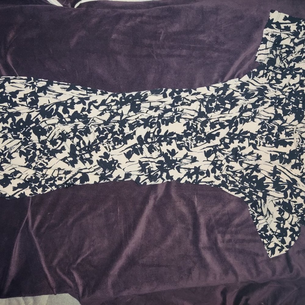 Dresses - Picture 7 of 12